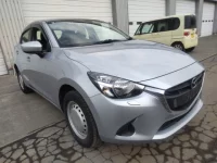 Mazda DEMIO лот № 12174 оценка 3  с аукциона в Японии 1