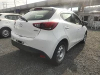 Mazda DEMIO лот № 12745 оценка 4  с аукциона в Японии 2