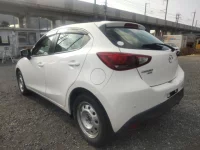 Mazda DEMIO лот № 12745 оценка 4  с аукциона в Японии 4