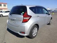 Nissan NOTE лот № 14565 оценка 3.5  с аукциона в Японии 2