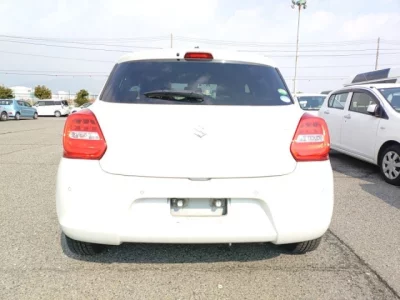 Suzuki SWIFT  с аукциона в Японии