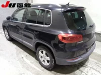 Volkswagen TIGUAN лот № 9235 оценка 3  с аукциона в Японии 1