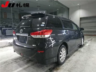 Toyota WISH  с аукциона в Японии