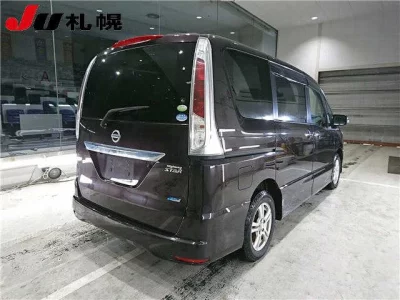 Nissan SERENA  с аукциона в Японии