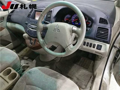 Mitsubishi GRANDIS