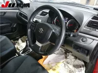 Suzuki SWIFT лот № 1523 оценка 3  с аукциона в Японии 2