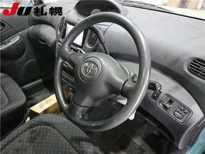 Toyota FUNCARGO  с аукциона в Японии