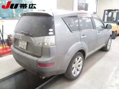 Mitsubishi OUTLANDER  с аукциона в Японии
