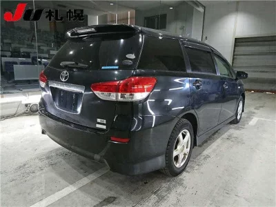 Toyota WISH  с аукциона в Японии
