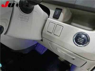 Toyota NOAH  с аукциона в Японии