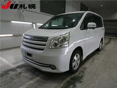 Toyota NOAH  с аукциона в Японии