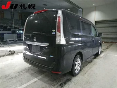 Nissan SERENA  с аукциона в Японии