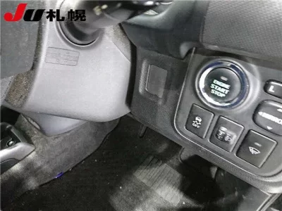 Toyota WISH  с аукциона в Японии