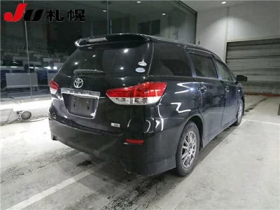 Toyota WISH  с аукциона в Японии