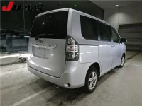 Toyota VOXY лот № 140 оценка 3  с аукциона в Японии 1