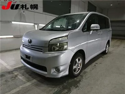 Toyota VOXY  с аукциона в Японии