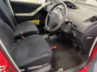 Toyota VITZ лот № 2221 оценка 4  с аукциона в Японии 3