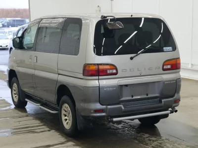 Mitsubishi DELICA