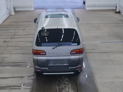 Mitsubishi DELICA