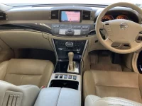 Nissan FUGA лот № 2032 оценка 4  с аукциона в Японии 4