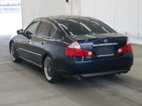 Nissan FUGA лот № 2032 оценка 4  с аукциона в Японии 1