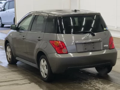 Toyota IST