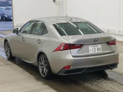 Lexus IS