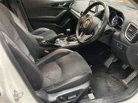 Mazda AXELA лот № 5542 оценка 3  с аукциона в Японии 3