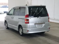 Toyota NOAH лот № 2124 оценка RA  с аукциона в Японии 1