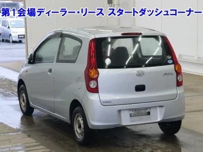 Daihatsu MIRA  с аукциона в Японии