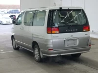 Nissan ELGRAND лот № 2121 оценка 4  с аукциона в Японии 1