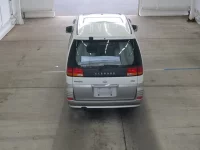 Nissan ELGRAND лот № 2121 оценка 4  с аукциона в Японии 2