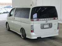 Nissan ELGRAND лот № 2171 оценка 3  с аукциона в Японии 1