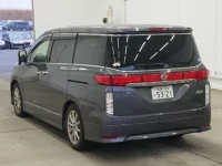 Nissan ELGRAND лот № 2272 оценка RA  с аукциона в Японии 1