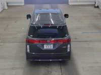 Nissan ELGRAND лот № 2272 оценка RA  с аукциона в Японии 2
