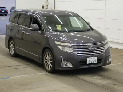 Nissan ELGRAND  с аукциона в Японии