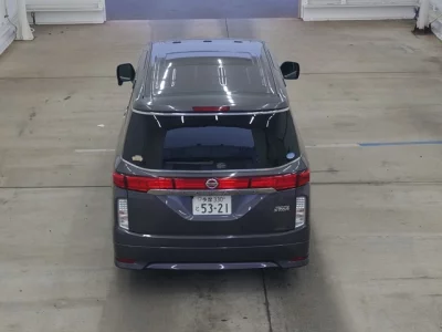 Nissan ELGRAND  с аукциона в Японии