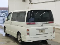 Nissan ELGRAND лот № 2396 оценка 3  с аукциона в Японии 1