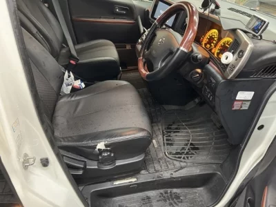 Nissan ELGRAND  с аукциона в Японии