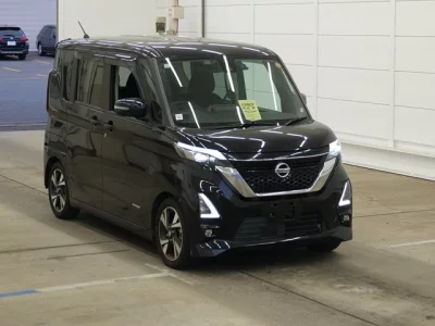 Nissan ROOX  с аукциона в Японии