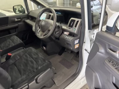 Honda STEP WAGON  с аукциона в Японии