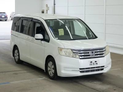 Honda STEP WAGON  с аукциона в Японии