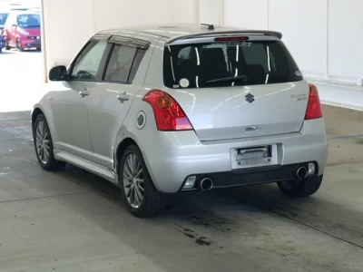 Suzuki SWIFT  с аукциона в Японии