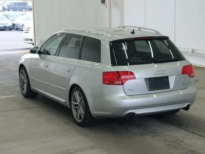 Audi A4  с аукциона в Японии