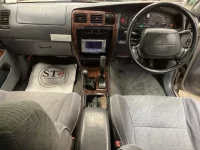 Toyota HILUX SURF лот № 5569 оценка RA  с аукциона в Японии 4