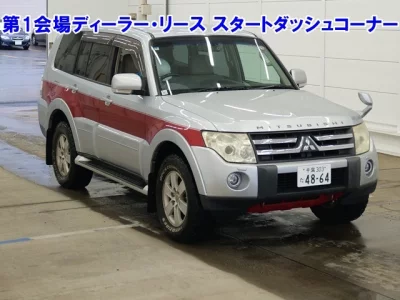 Mitsubishi PAJERO