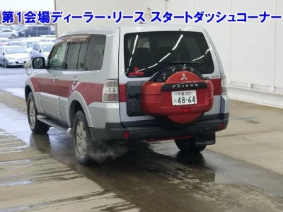 Mitsubishi PAJERO