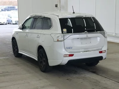 Mitsubishi OUTLANDER PHEV