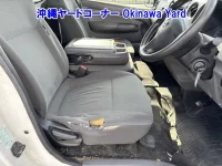 Nissan CARAVAN VAN лот № 43165 оценка 3  с аукциона в Японии 6