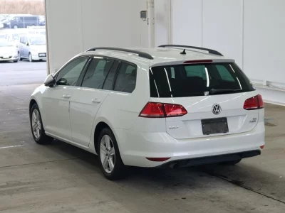 Volkswagen GOLF VARIANT